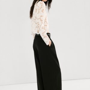 Spodnie flare ze średnim stanem